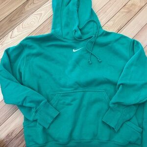 Nike Men's Malachite Green and White Pullover Hoodie